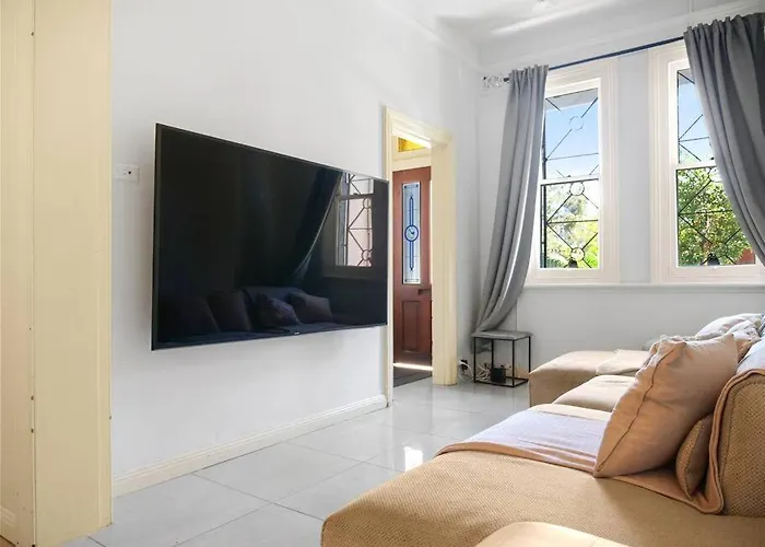 Central 4 Bdrm Terrace With Office