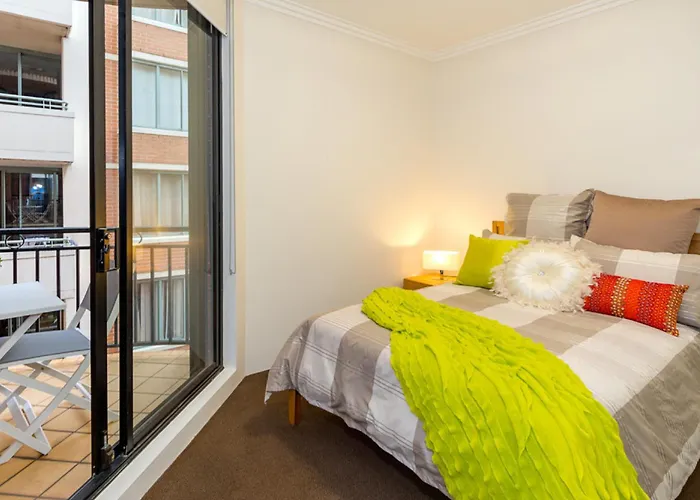 Thriving City Location, Dining Hub Near Cbd
