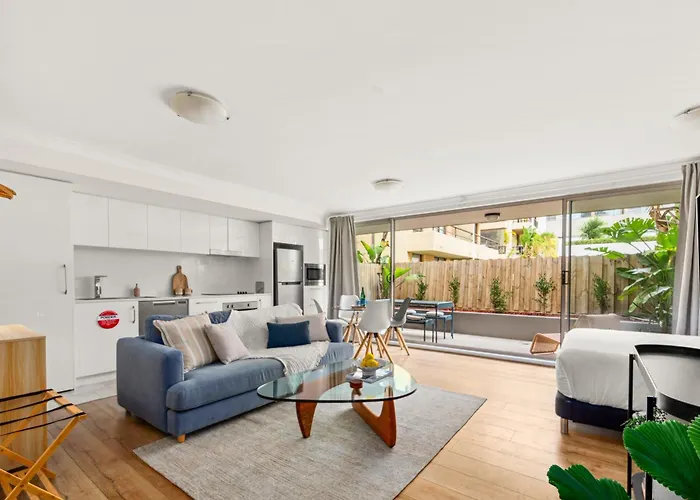 Manly Chic - A Breezy Beachside Studio