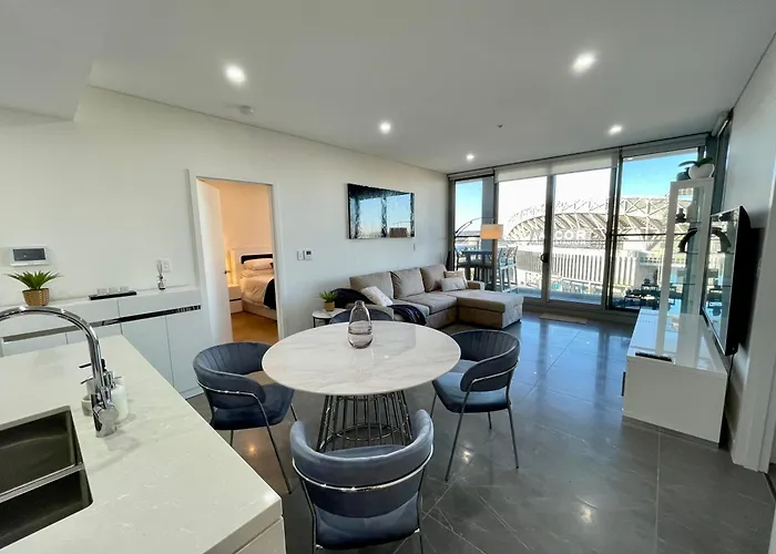 Olympic Park Delight - 2 Bdrm -Parking - Views