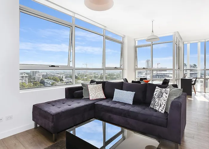 As The Sun Sets - Modern And Spacious 2Br Zetland Apartment Facing The Setting Sun