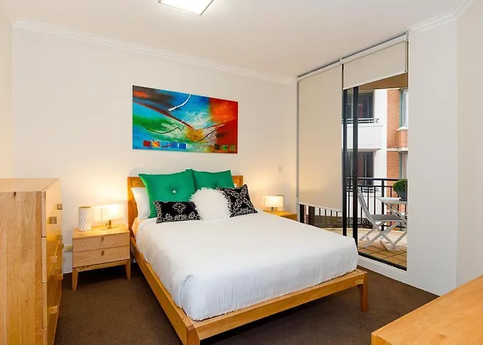Thriving City Location, Dining Hub Near Cbd