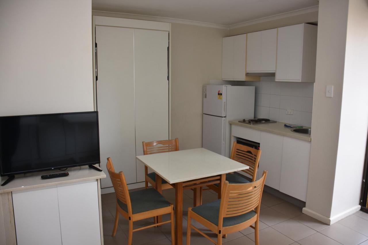 Apartment - Hyde Park Plaza 38 College St *