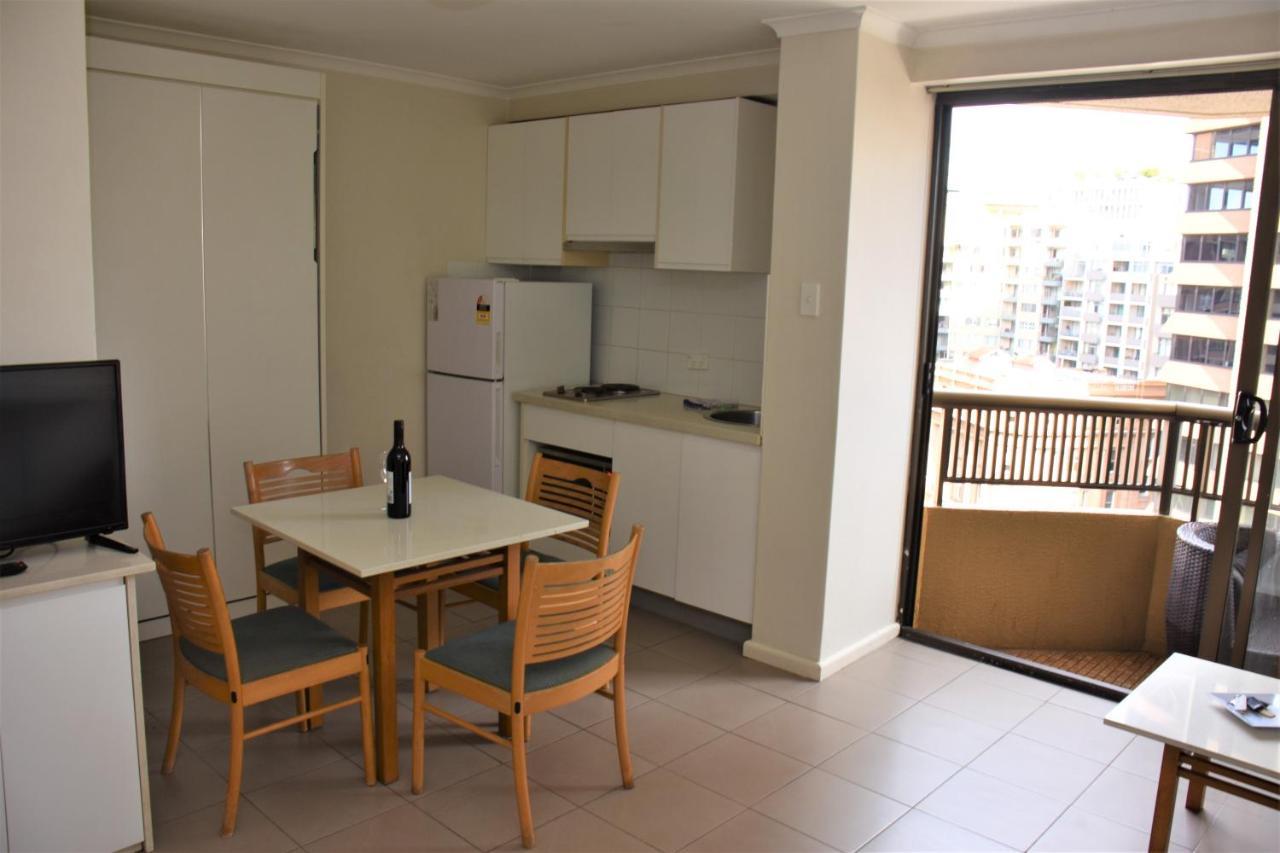 - Hyde Park Plaza 38 College St Sydney