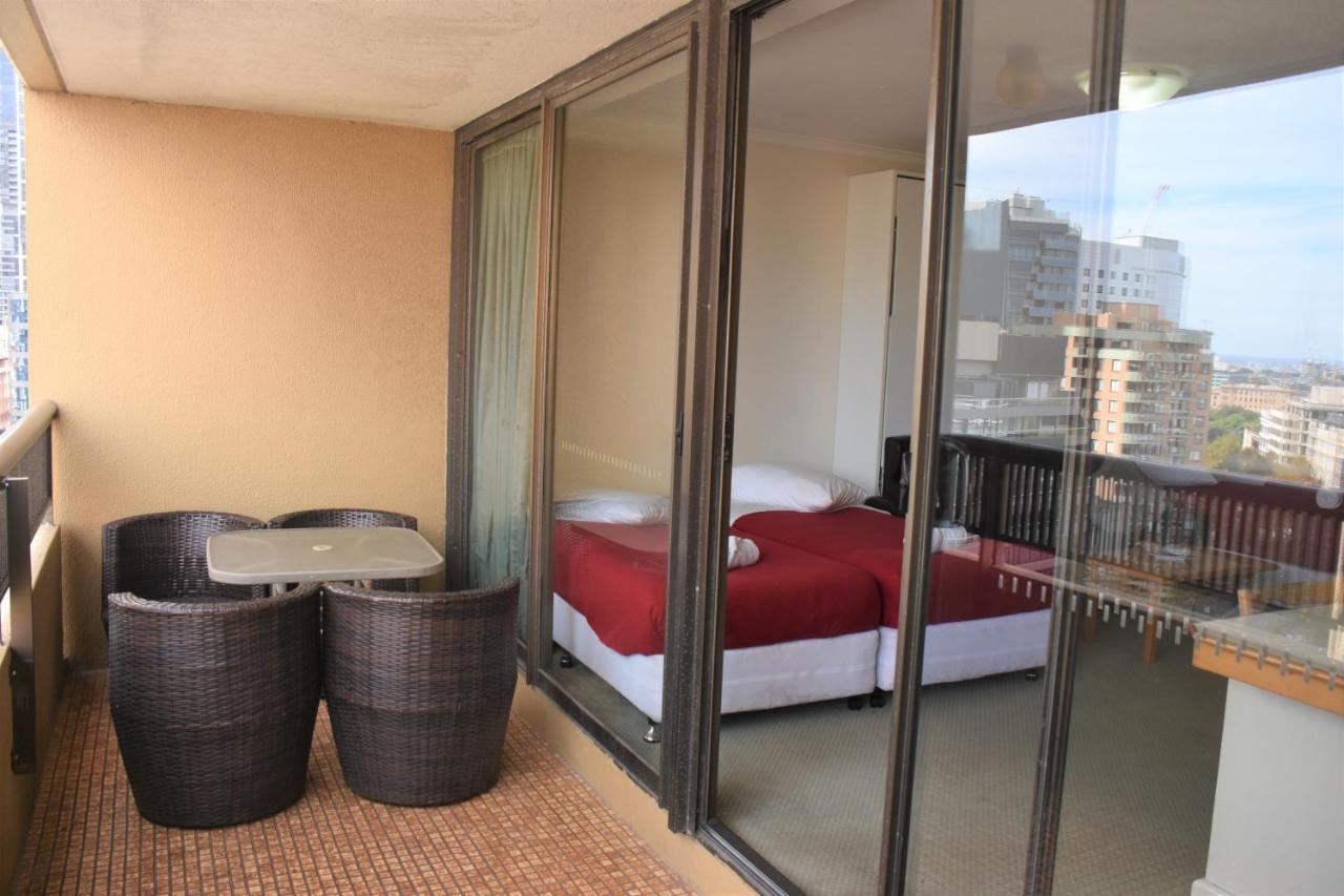 - Hyde Park Plaza 38 College St Apartment *