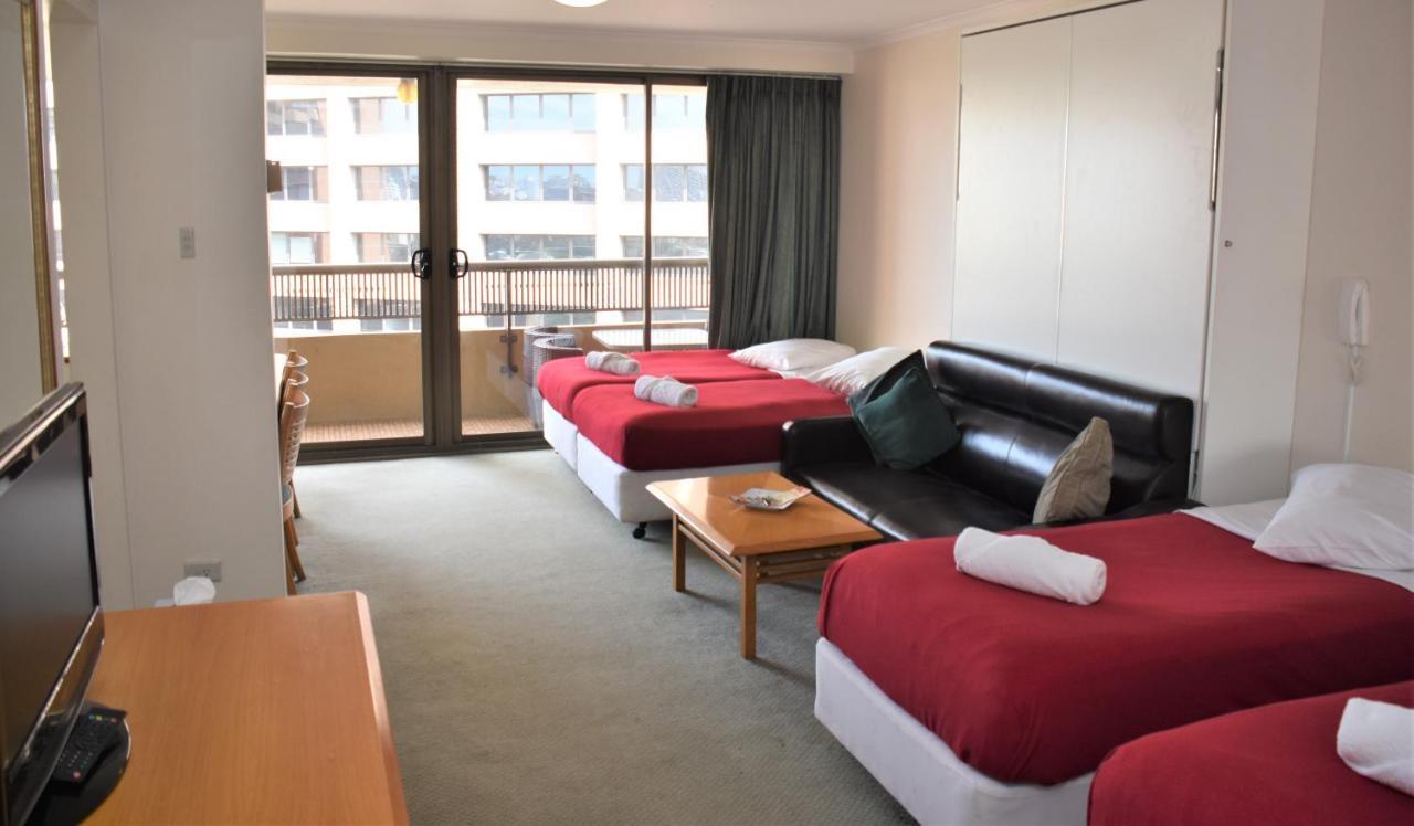 - Hyde Park Plaza 38 College St Apartment *