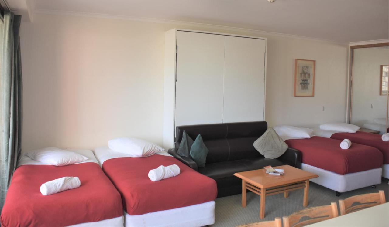 Apartment - Hyde Park Plaza 38 College St
