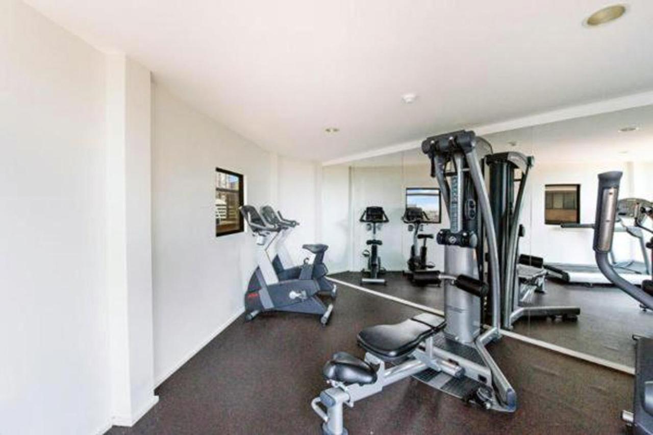 Apartment - Hyde Park Plaza 38 College St