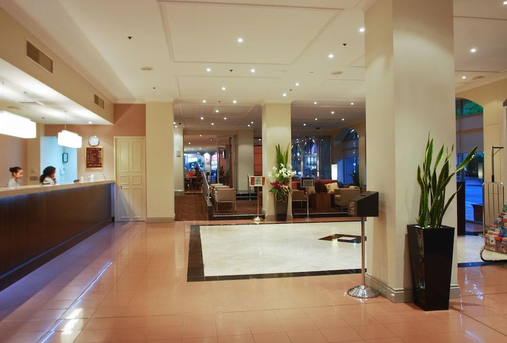 Hotel Furama Darling Harbour Sydney