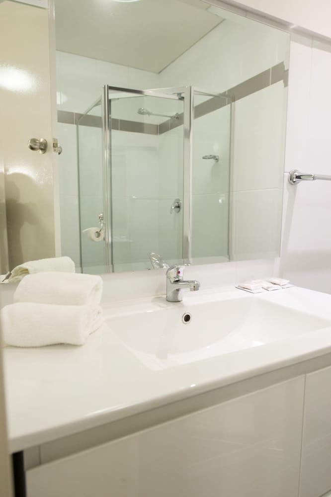 Liberty Plains Motor Motel 3*