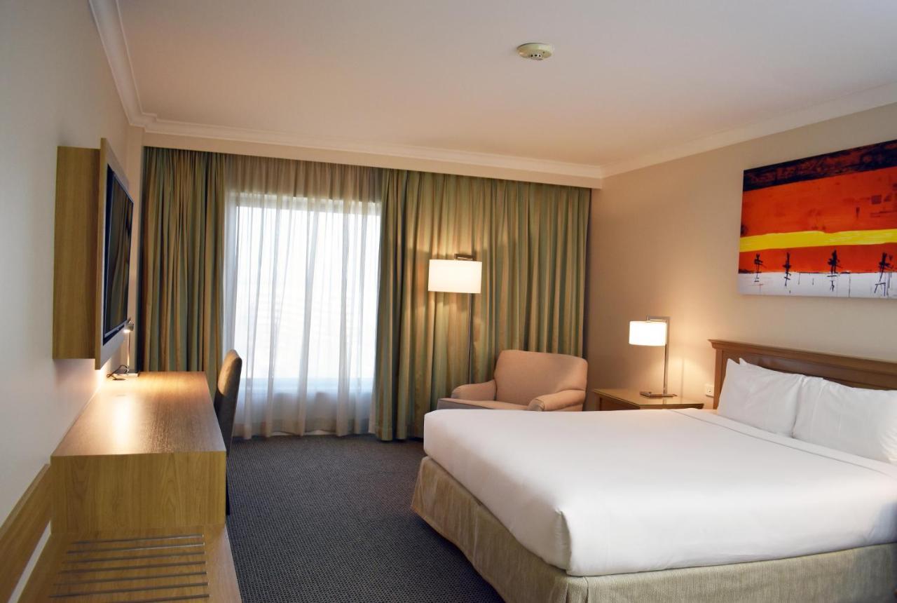 Stamford Plaza Airport & Conference Centre 5*