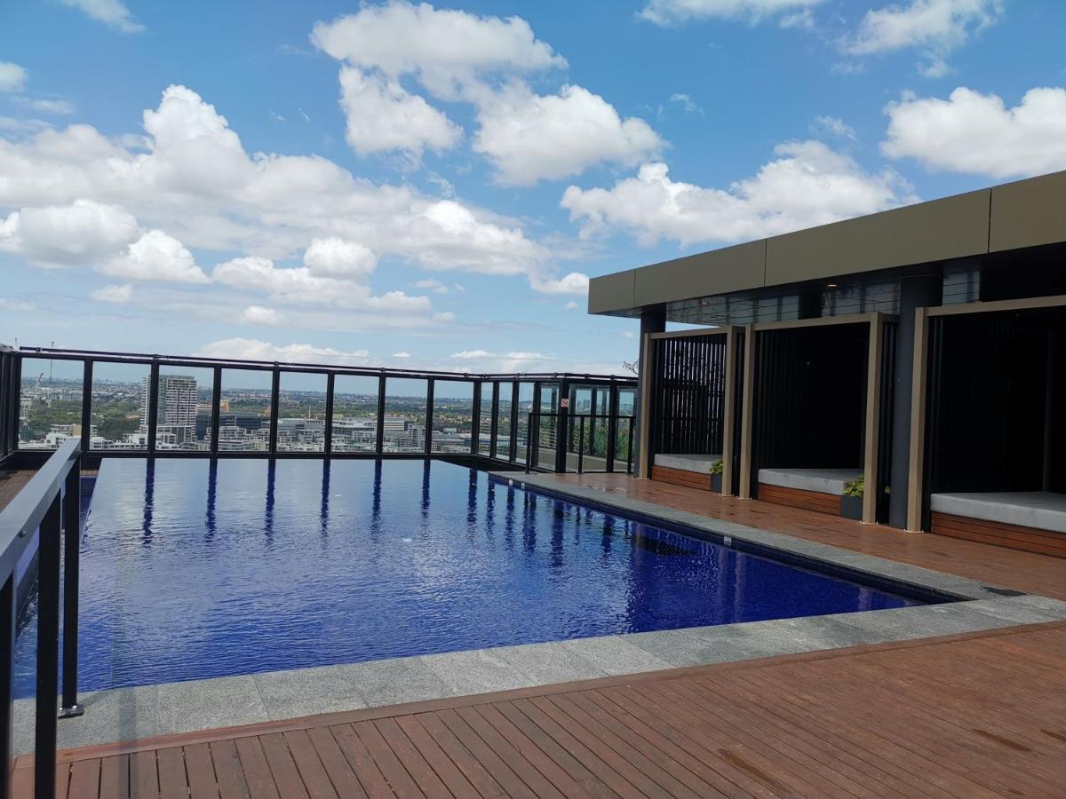 Apartment Wentworth Point Oversized Balcony View *