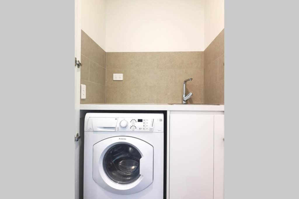 Modern Apartment+office W Parking @ Olympic Park Apartment *