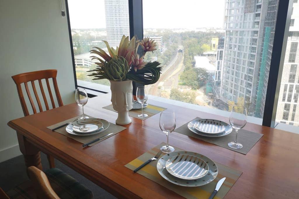 Modern Apartment+office W Parking @ Olympic Park Apartment