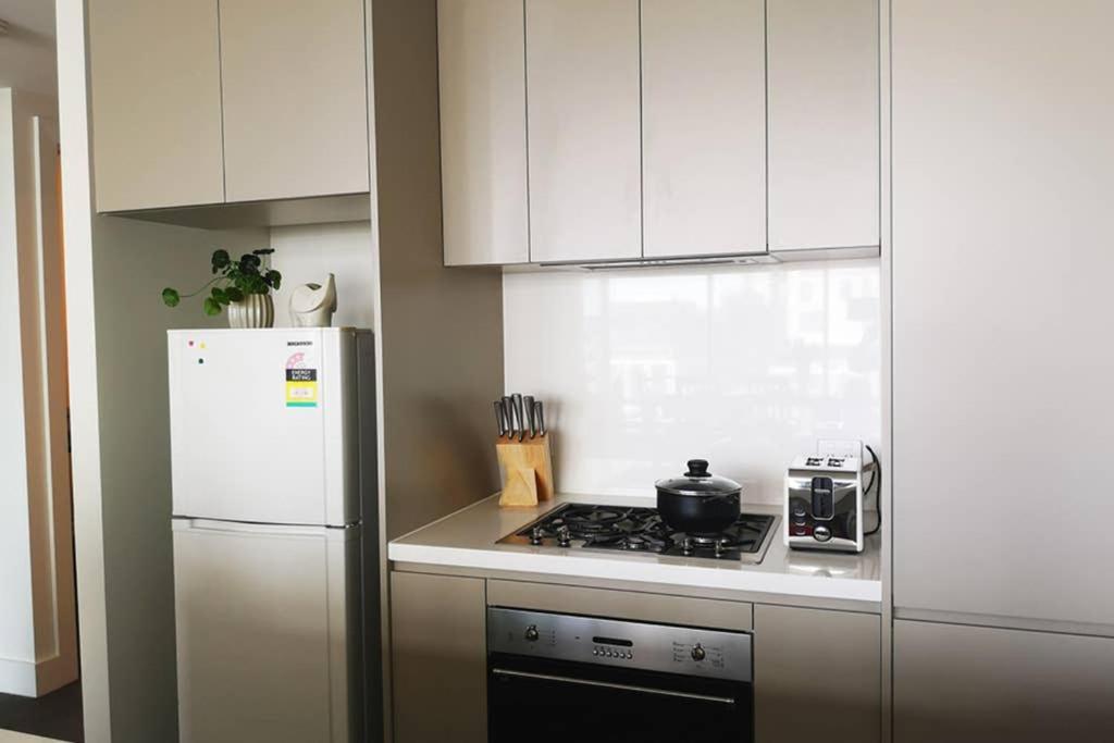Modern Apartment+office W Parking @ Olympic Park Apartment