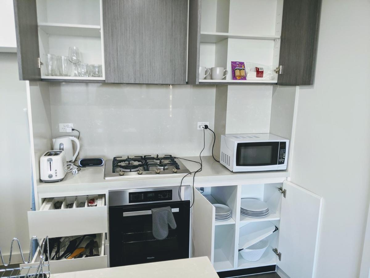 Luxury 3-bed 2-bath, Balcony, With Pool Included, No Parties! Apartment