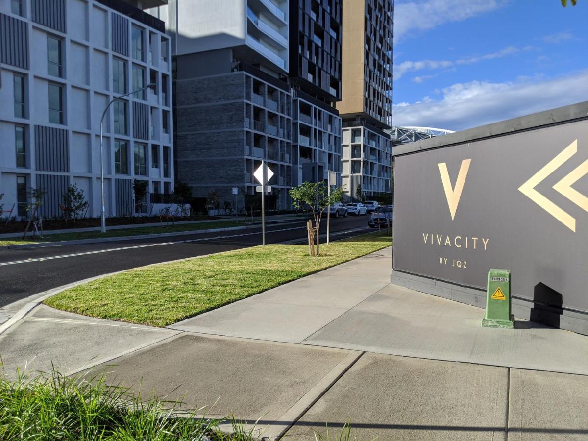 Luxury 3-bed 2-bath, Balcony, With Pool Included, No Parties! *