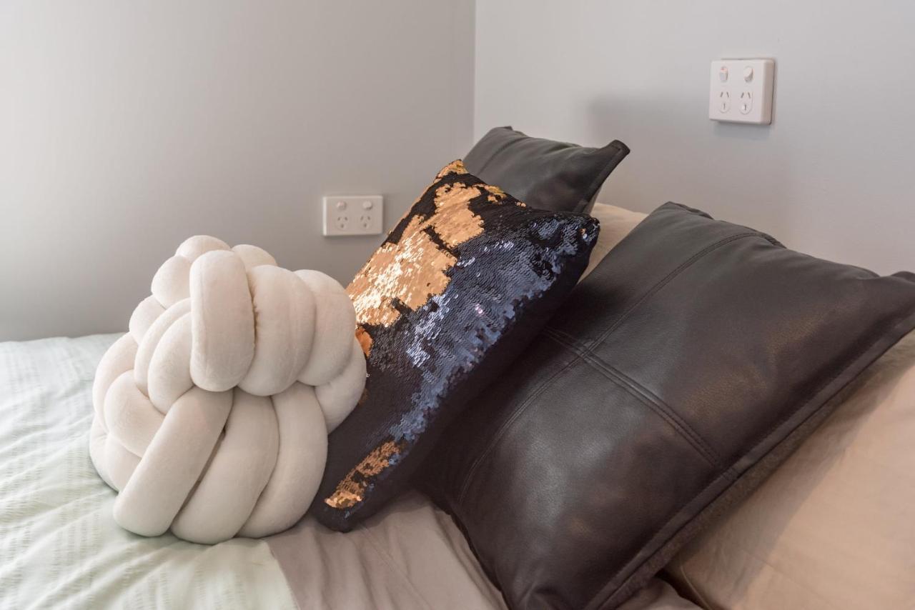 1 Private Double In Cbd Near Train Uts Darlinghar&icc&chinatown With Ensuite Guest house Sydney