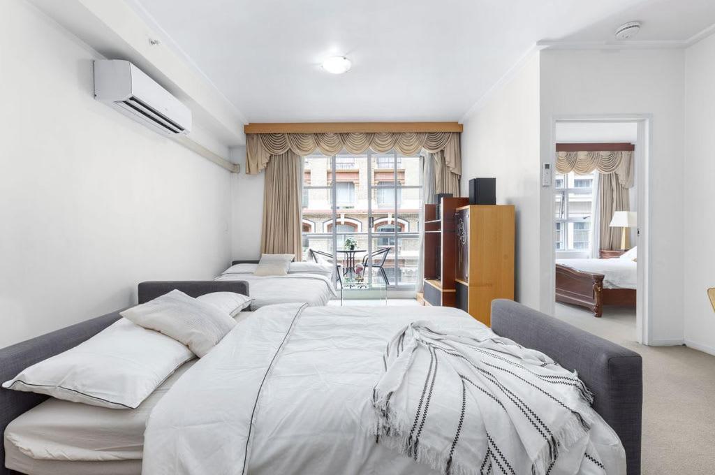 A Cozy & Spacious Apt For 6 Next To Darling Harbour Sydney