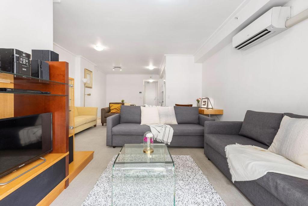 A Cozy & Spacious Apt For 6 Next To Darling Harbour Apartment Sydney