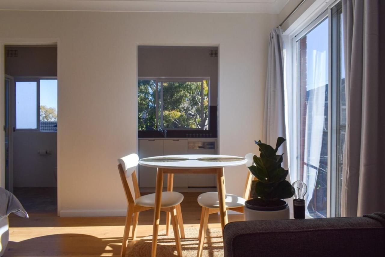 Sun-drenched 1 Bed In Newtown *