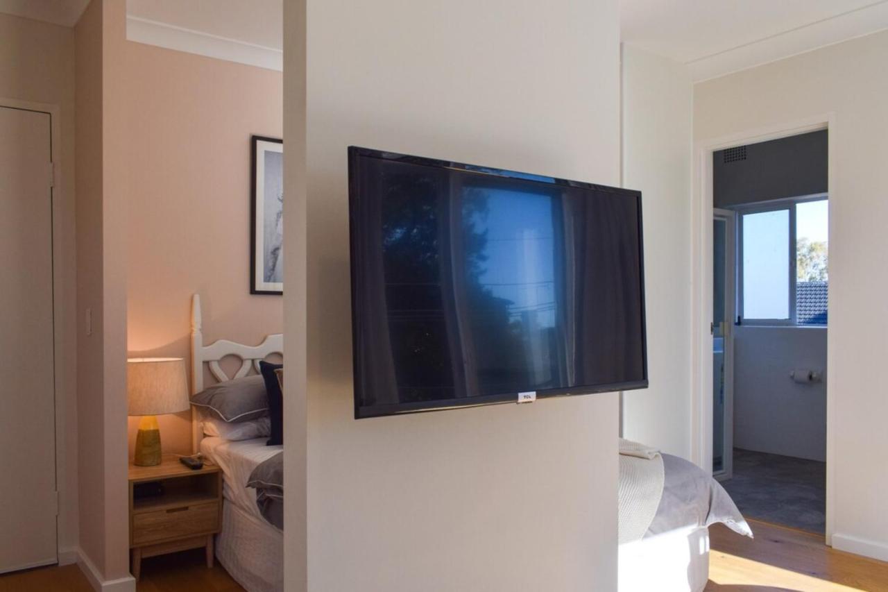 Sun-drenched 1 Bed In Newtown *