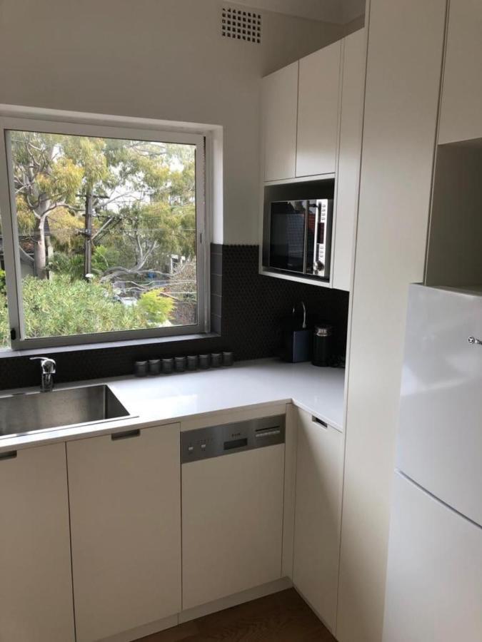 Sun-drenched 1 Bed In Newtown Apartment