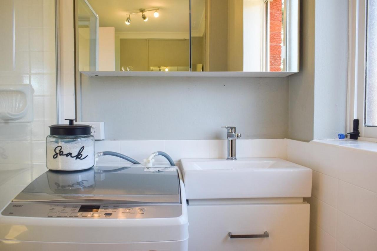 Sun-drenched 1 Bed In Newtown Apartment *