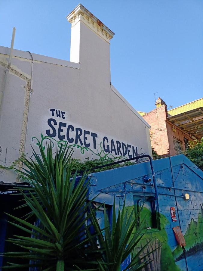 Secret Garden Backpackers, * Sydney