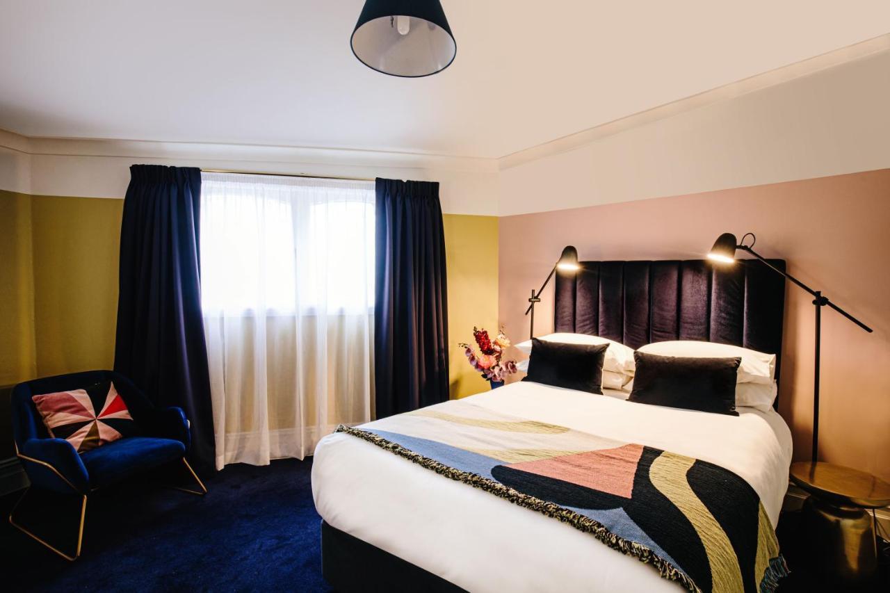 Harry, Ascend Collection Hotel Sydney