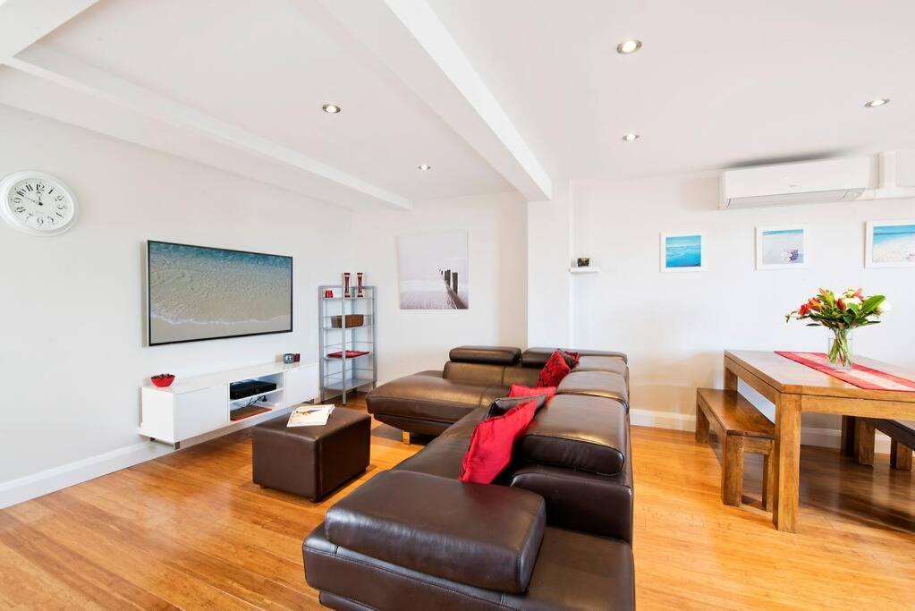 Lovely Modern Coogee Apartment Sydney