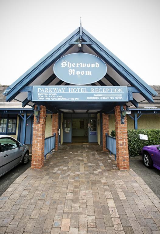 Parkway Inn 2*
