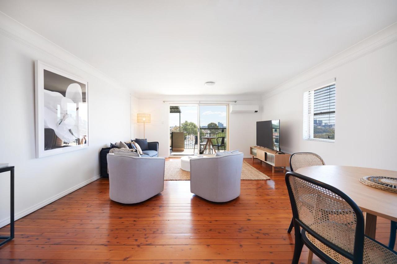 Harbour View Huge 2 Bedroom Entire Residence. Apartment Sydney