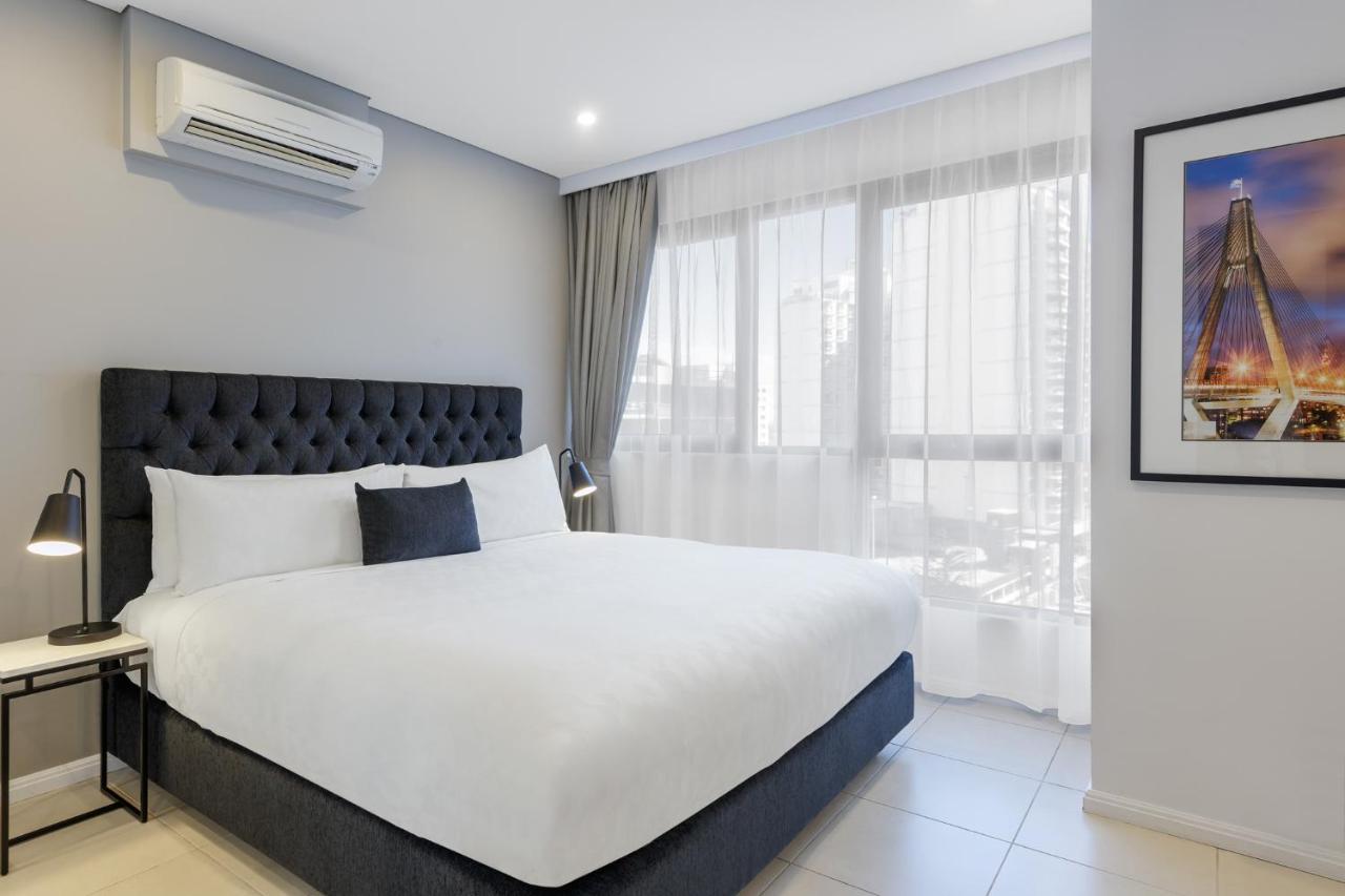 Hotel Meriton Kent Street, 5*