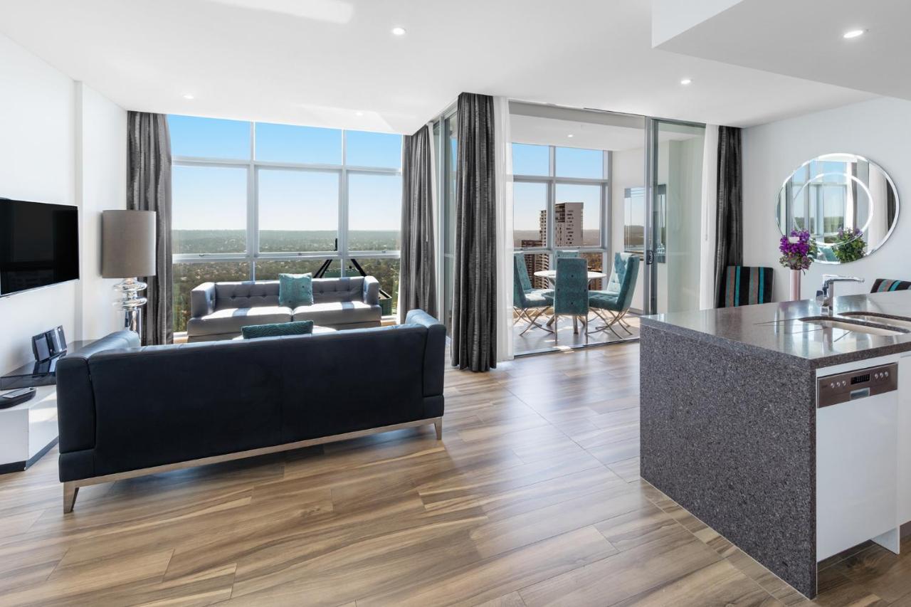 Hotel Meriton Chatswood 5*