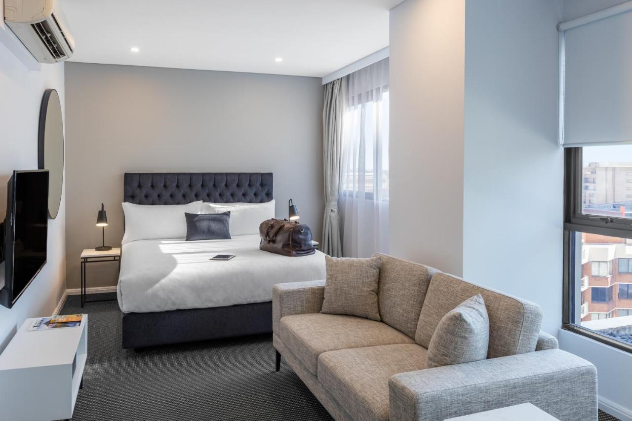 Hotel Meriton Kent Street, 5*
