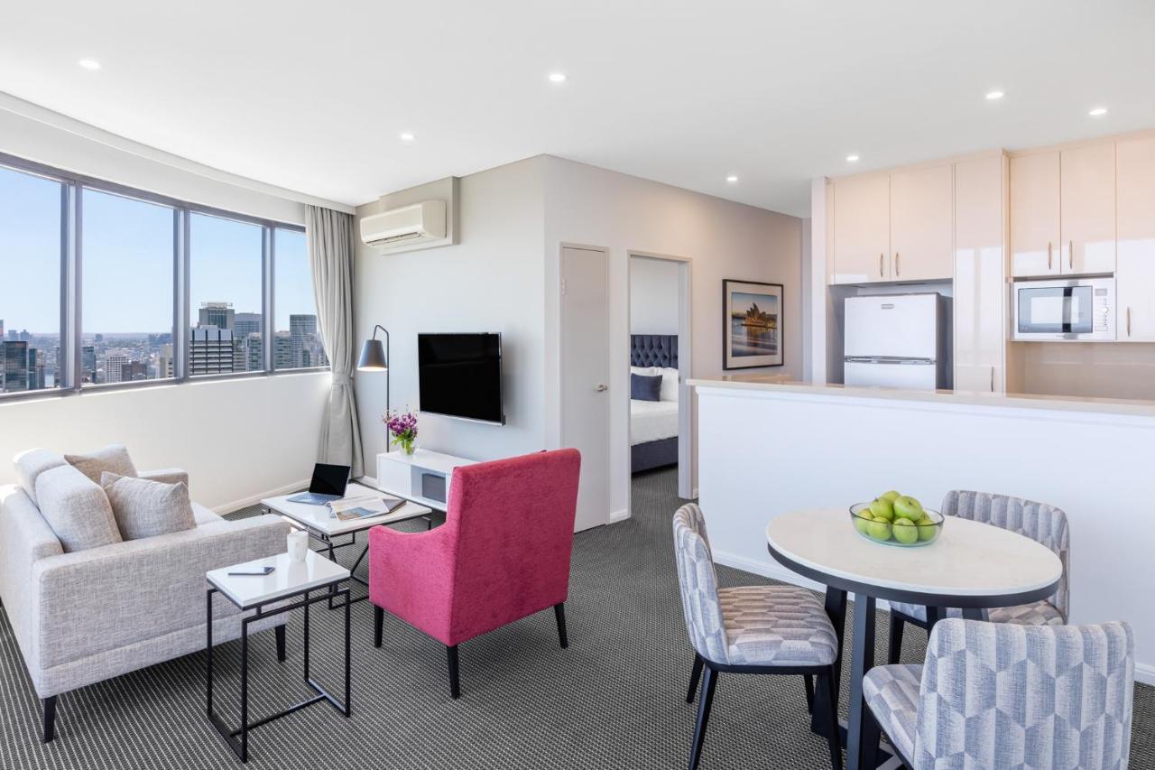 Hotel Meriton Kent Street, 5*