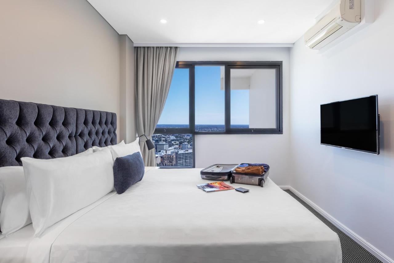 Meriton Kent Street,