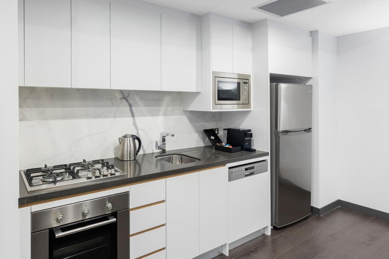 Hotel Meriton Chatswood 5*