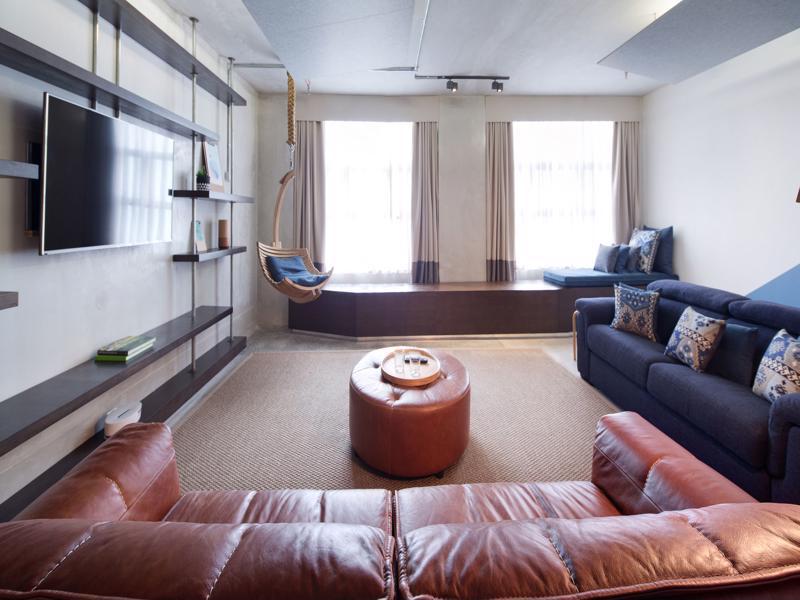Zara Tower - Luxury And 4*