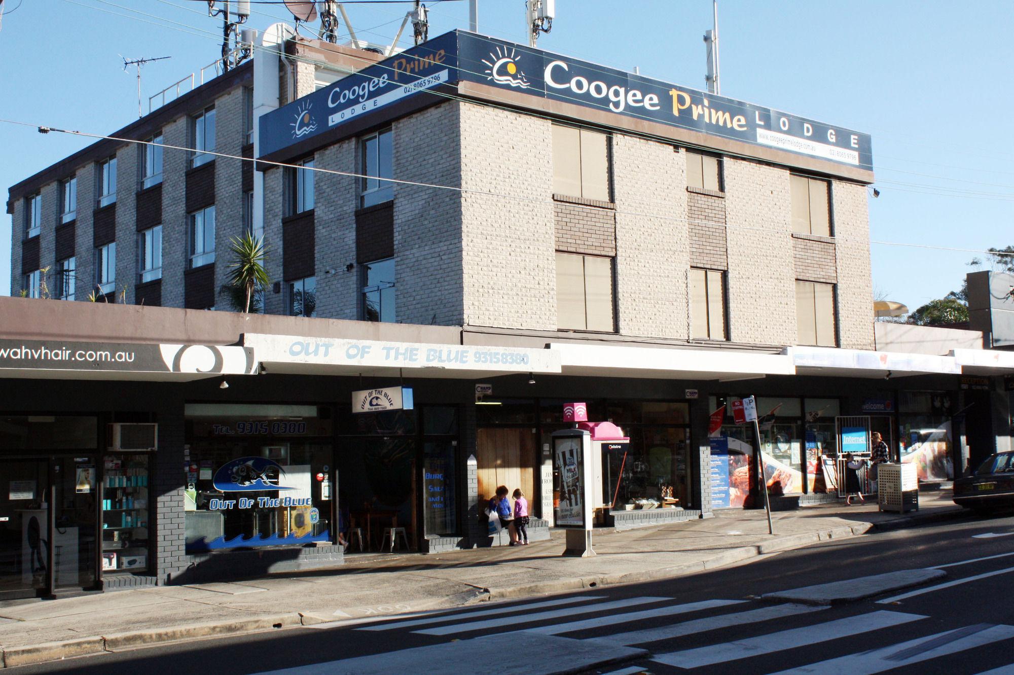 Little Coogee Hotel *