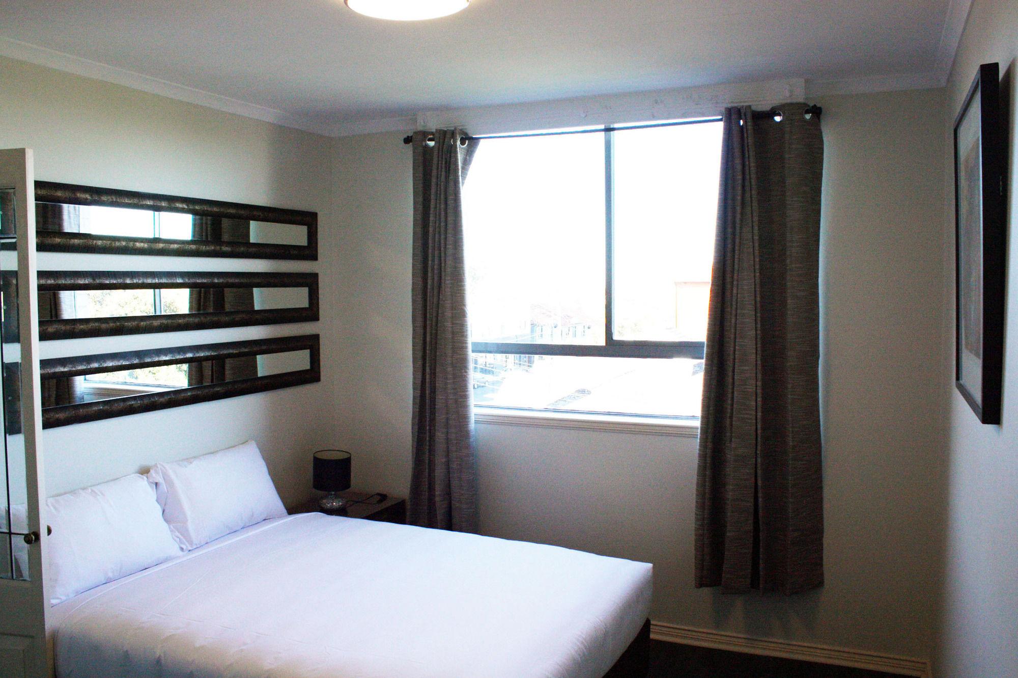 Little Coogee Hotel * Sydney