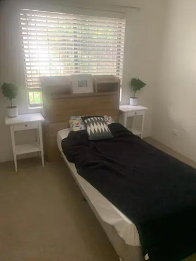 Spacious 3 Bed 2 Bathroom Apartment With Parking Holiday home Sydney