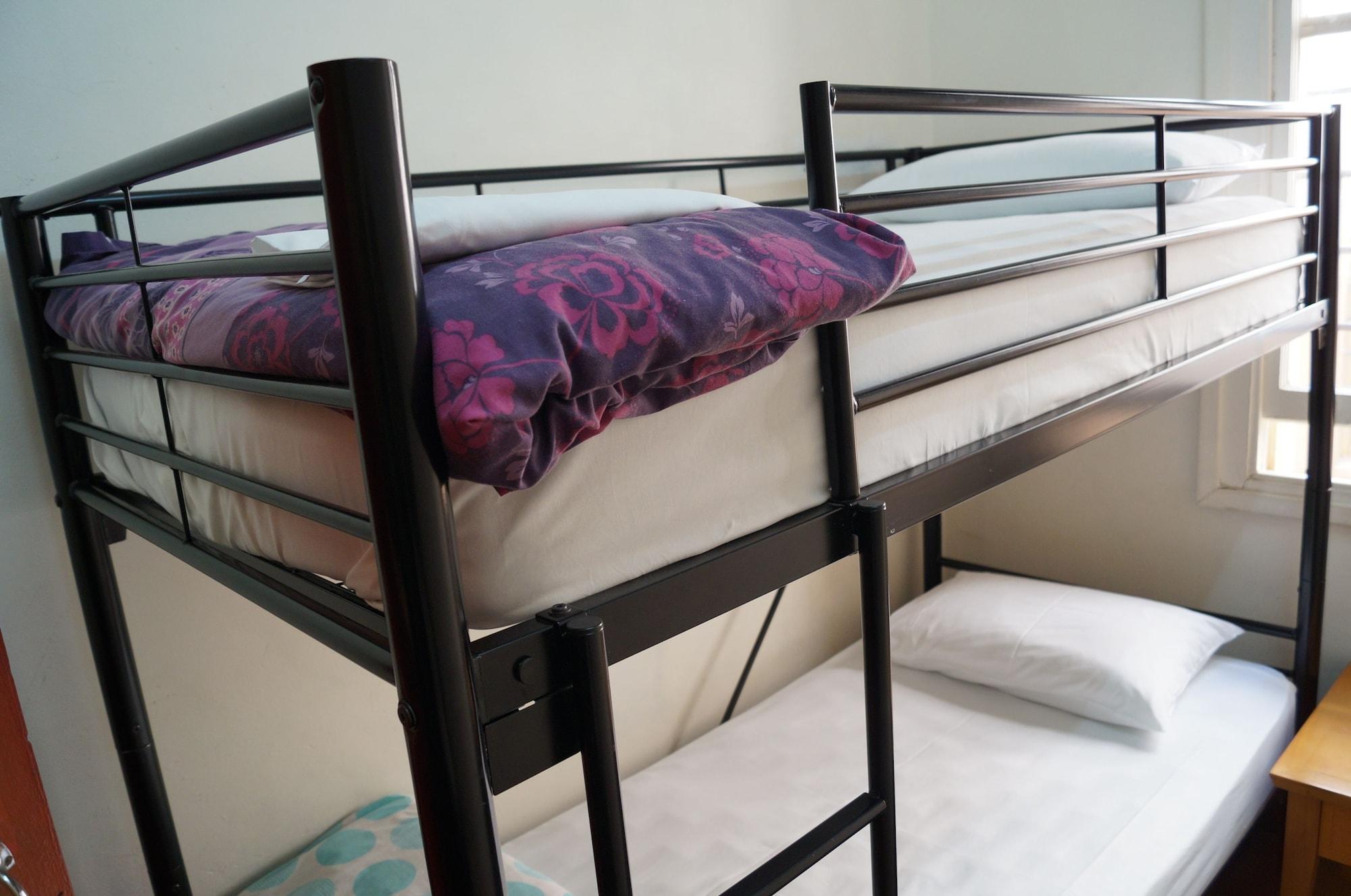 Hostel Maze Backpackers - *