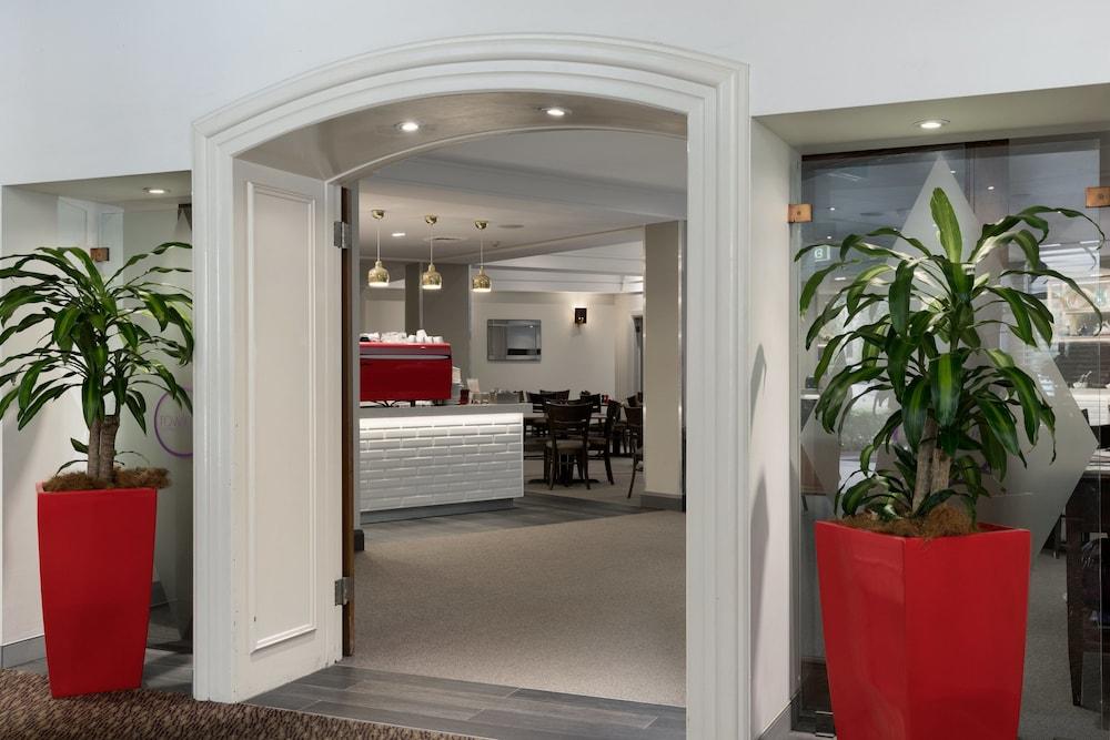 Rydges Camperdown Hotel