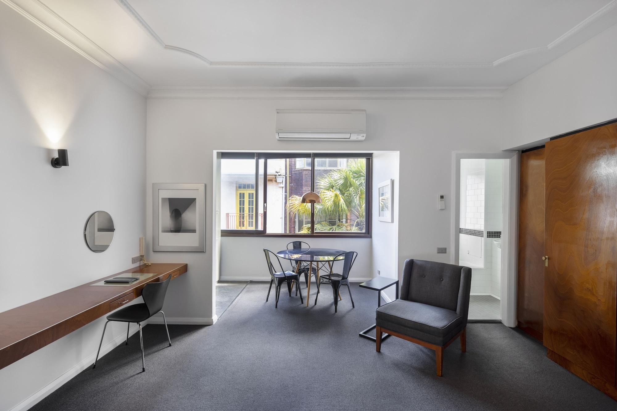 Aparthotel Regents Court 4*