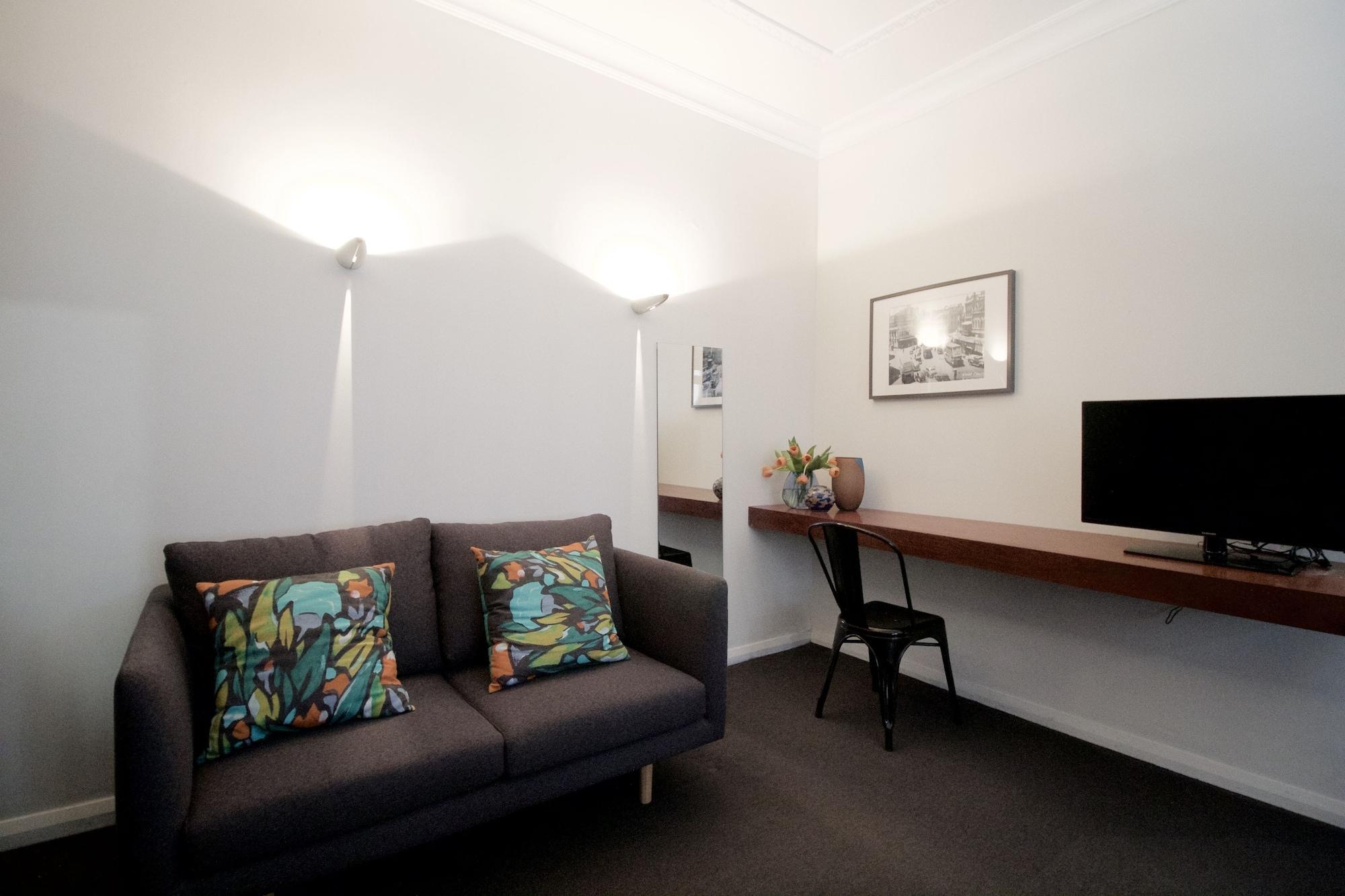 Aparthotel Regents Court 4*