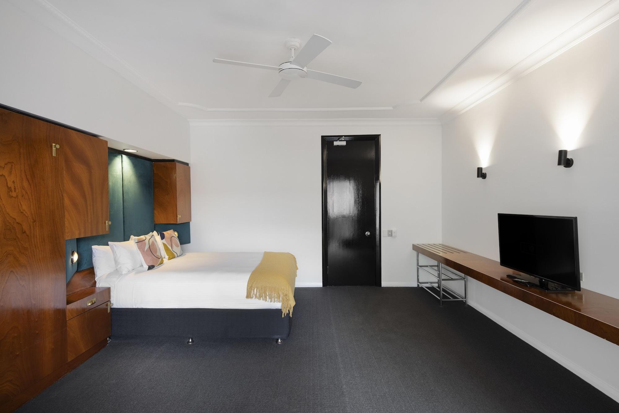 Aparthotel Regents Court