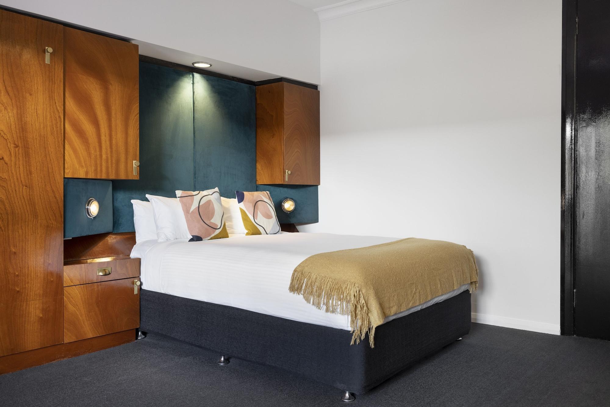 Aparthotel Regents Court 4*