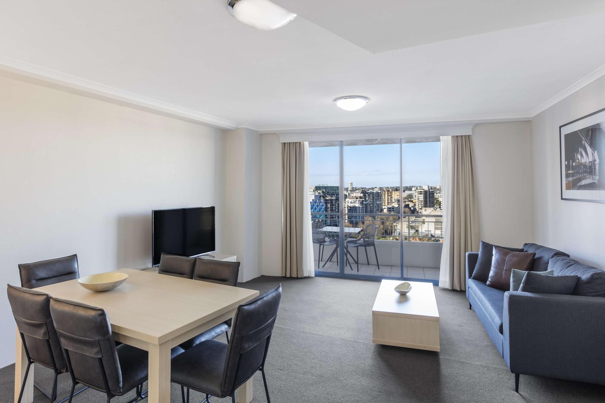 Aparthotel Oaks Castlereagh 4*